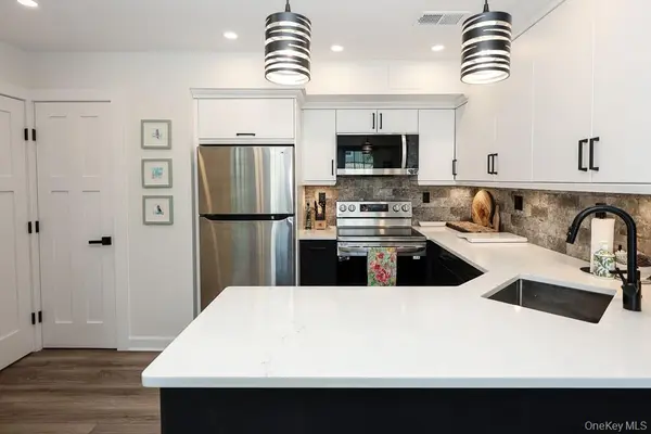 107 Whalers CV, Babylon, NY 11702