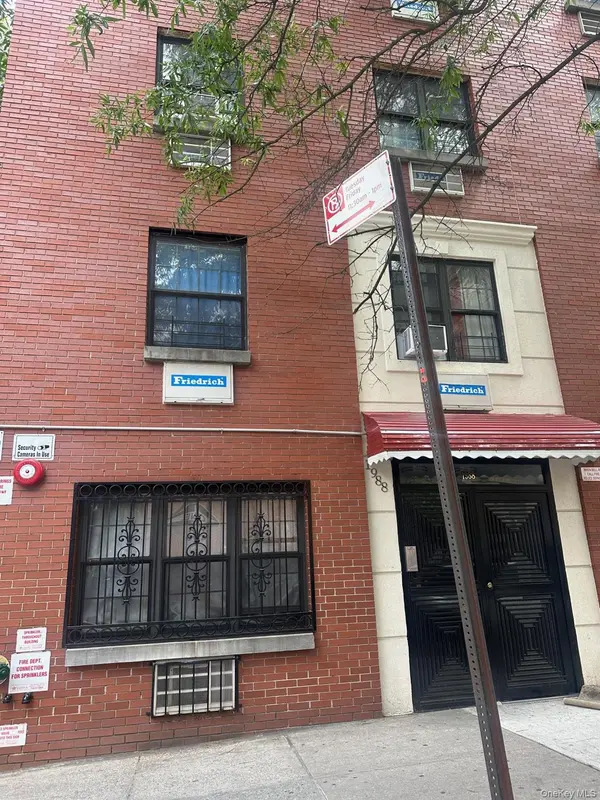 1988 Marmion AVE, Bronx, NY 10460