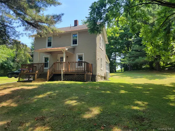 3 Albertson RD, Marlboro, NY 12542