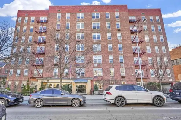 31-85 Crescent ST #608, Astoria, NY 11106