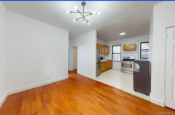 21-28 35 #3G, Astoria, NY 11105