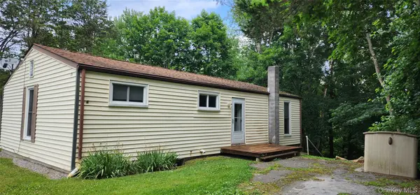 46 Gleason BLVD, Pleasant Valley, NY 12569