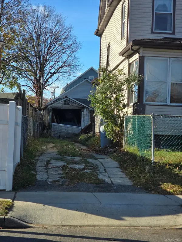 13760 Bedell ST, Springfield Gardens, NY 11413