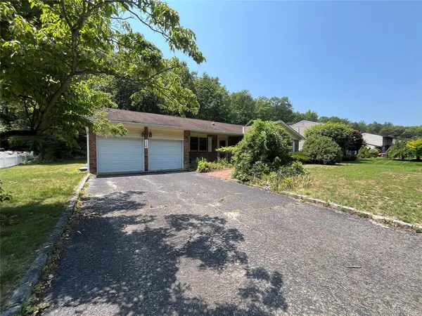 114 Washington BLVD, Commack, NY 11725