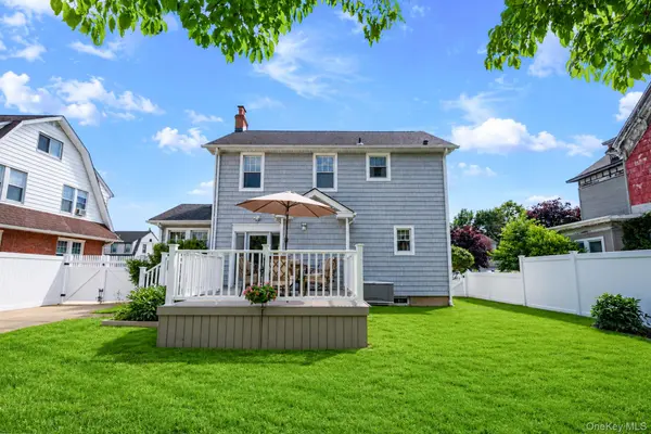 27 Hilbert ST, Hempstead, NY 11550