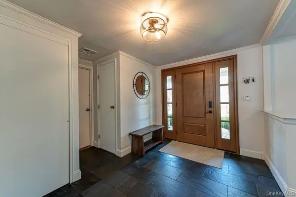 30 Harriet LN, Huntington, NY 11743