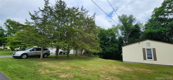 48 Gleason BLVD, Pleasant Valley, NY 12569