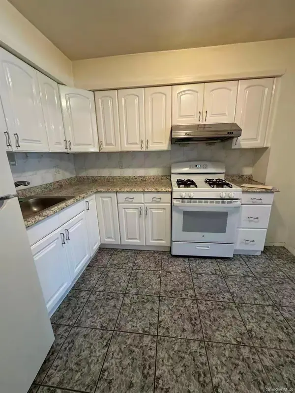 94-18 53rd AVE, Elmhurst, NY 11373