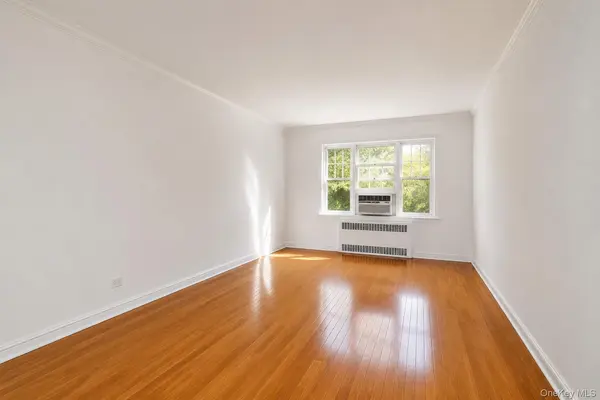 76-36 113 ST #B-2, Forest Hills, NY 11375