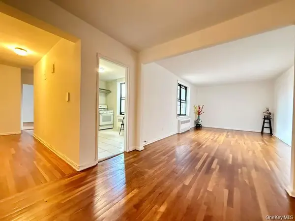 38-15 149 ST #3C, Flushing, NY 11354