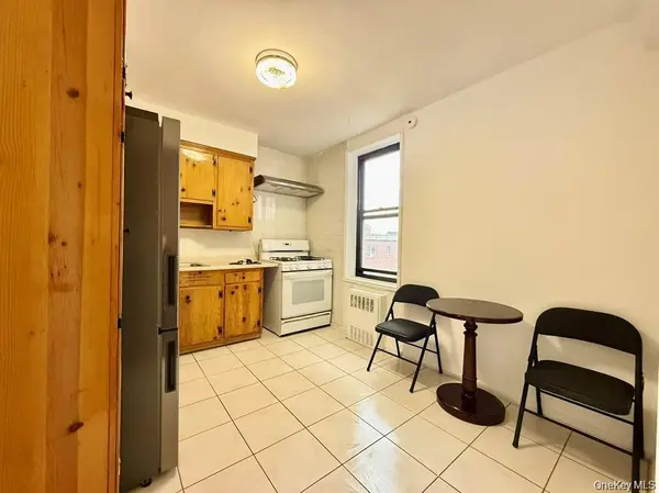38-15 149 ST #3C, Flushing, NY 11354