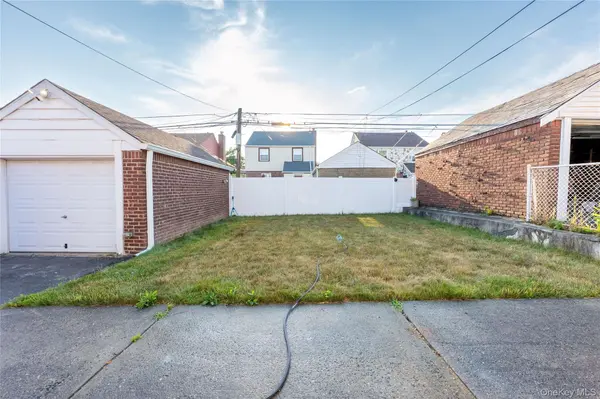 118 48 222ND ST, Cambria Heights, NY 11411
