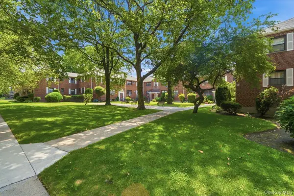 86-22 155th #3L, Howard Beach, NY 11414