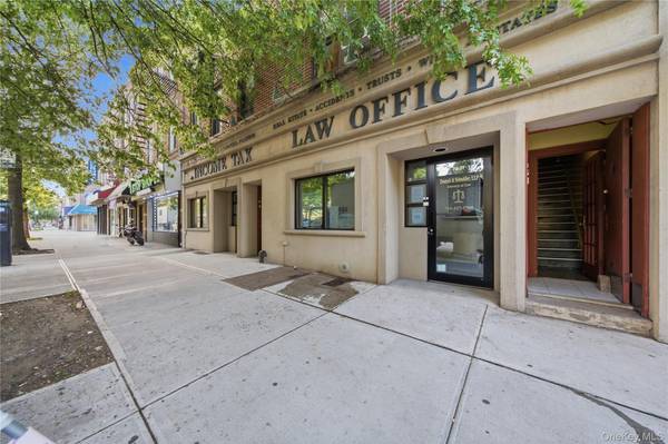 7935 Myrtle AVE, Ridgewood, NY 11385