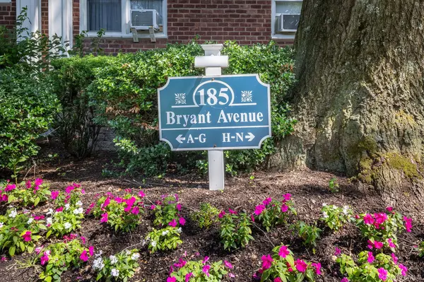 185 Bryant AVE #1M, White Plains, NY 10605