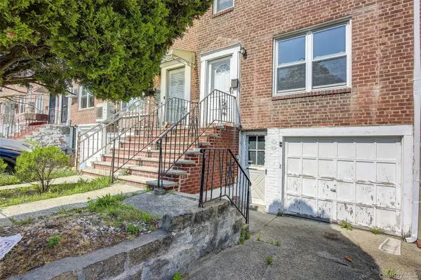 53-21 194th ST, Fresh Meadows, NY 11365