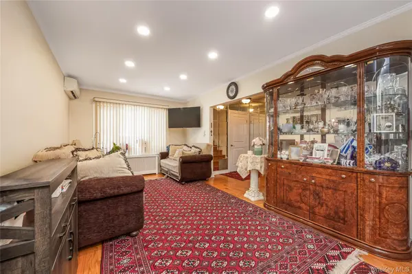 17316 Jewel AVE, Fresh Meadows, NY 11365