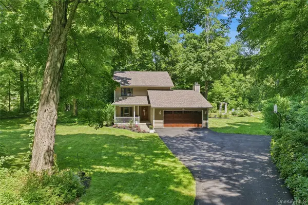 43 Nathan Hale DR, Stormville, NY 12582
