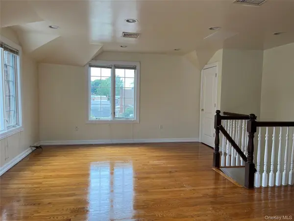 27-07 Murray LN #Second floor, Flushing, NY 11354