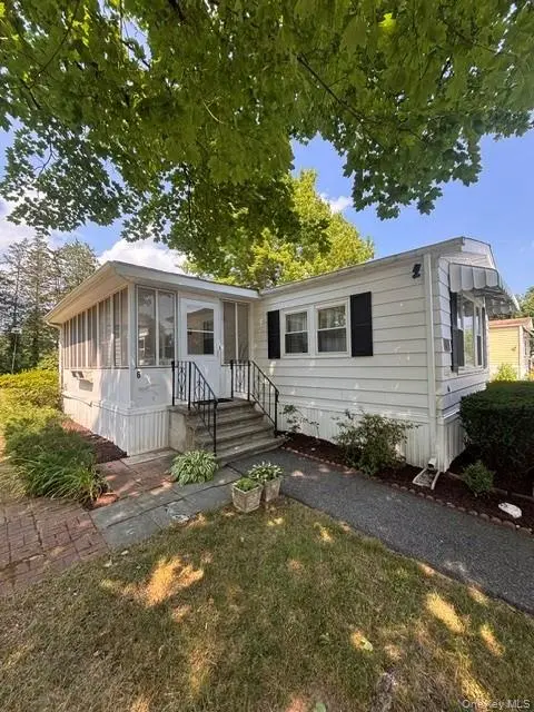 1040 Violet Ave #Lot 6, Hyde Park, NY 12538