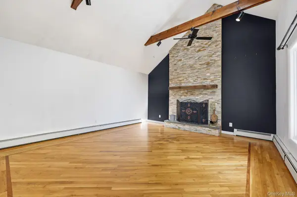 3 Dogwood HOLW, New Paltz, NY 12561