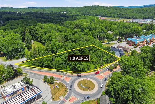 1073 Freedom Plains RD, Lagrangeville, NY 12540