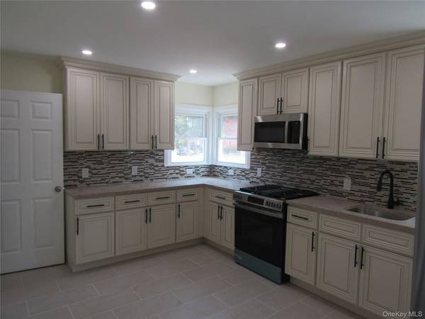 258 Brown AVE, Hempstead, NY 11550