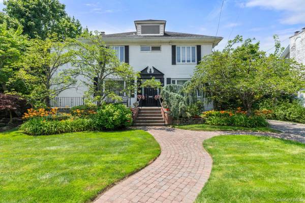 19 Margaret AVE, Lawrence, NY 11559