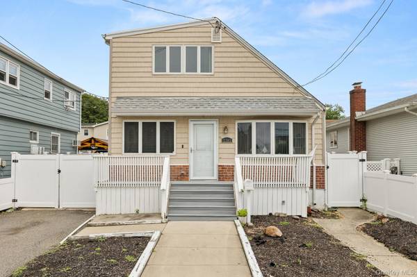 2383 Riverside DR, Wantagh, NY 11793