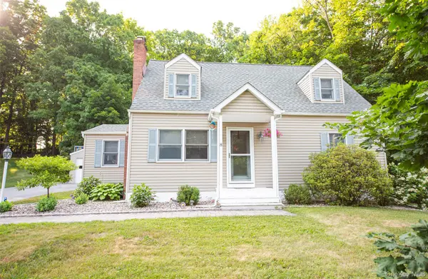 8 Stanley ST, Poughkeepsie, NY 12603
