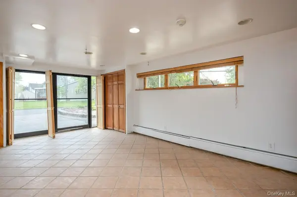 60 College AVE #2 - Lower Front, Nanuet, NY 10954