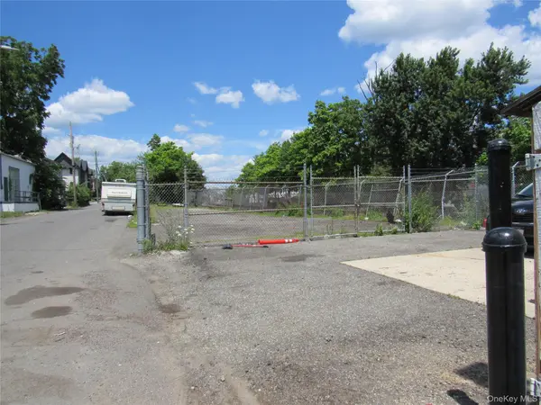 1 Hoffman ST, Spring Valley, NY 10977