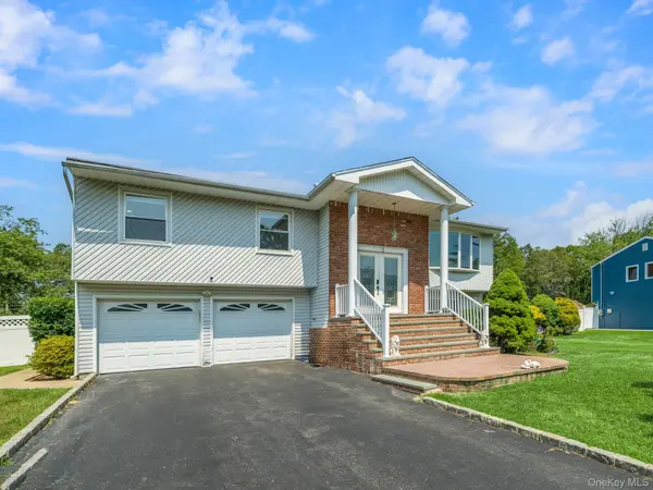 40 Peppermint RD, Commack, NY 11725