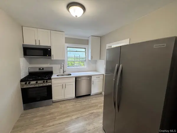 11442 204th ST, Saint Albans, NY 11412
