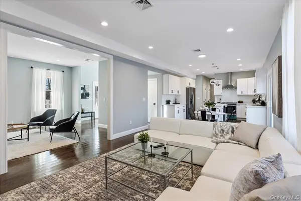 91 Market ST, Mastic Beach, NY 11951