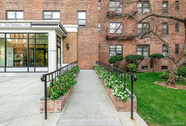 100-11 67th RD #103, Forest Hills, NY 11375
