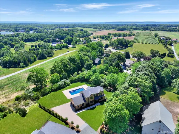 22 Tuthills LN, Jamesport, NY 11947