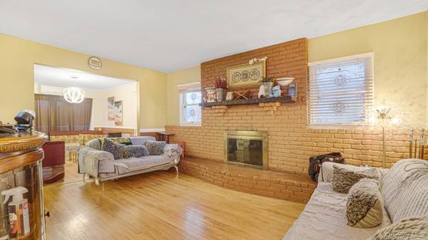 2496 Camp AVE, North Bellmore, NY 11710