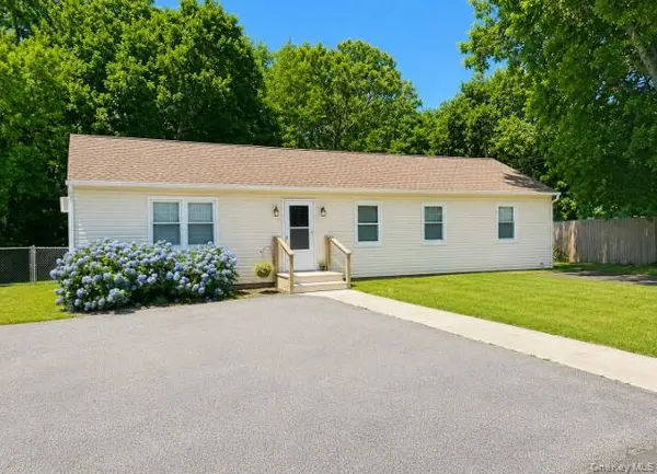 14 Shorehaven BLVD, Ronkonkoma, NY 11779