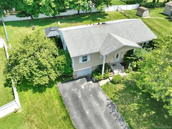 20 Woodridge DR, Thiells, NY 10984