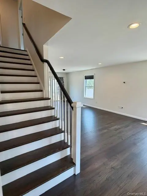 15 Comet PL, Patchogue, NY 11772