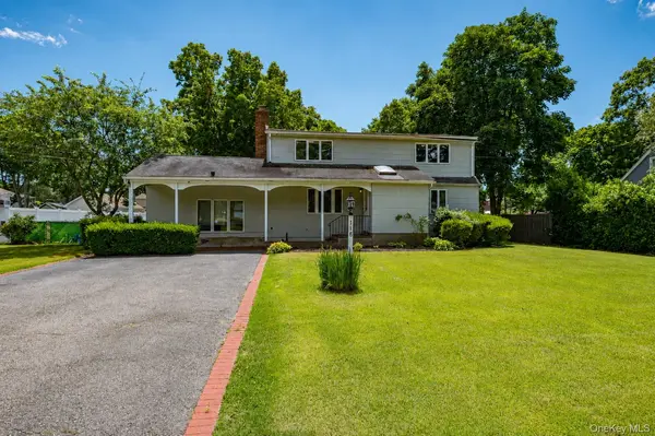 118 Tamarack ST, Islip, NY 11751