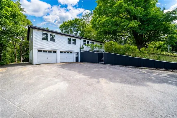 452 Vineyard AVE, Highland, NY 12528
