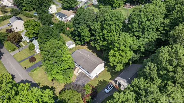 12 Pond PL, Beacon, NY 12508