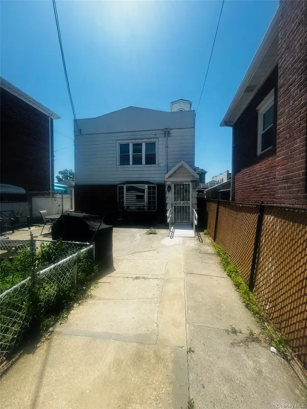 3280 radio DR, Bronx, NY 10465