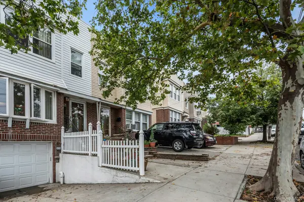6417 Eliot AVE, Middle Village, NY 11379
