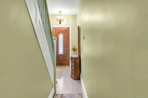 6417 Eliot AVE, Middle Village, NY 11379