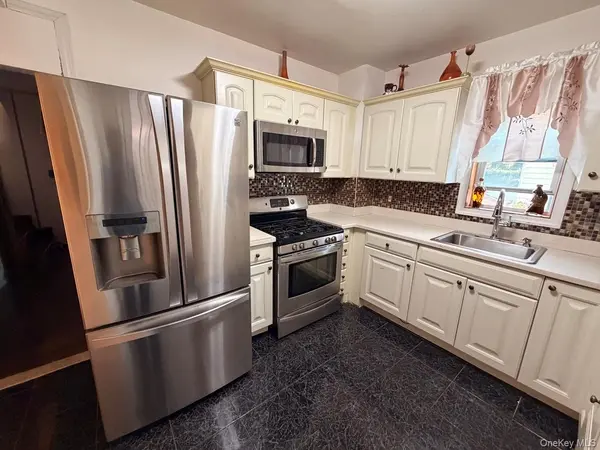 13744 218th ST, Laurelton, NY 11413