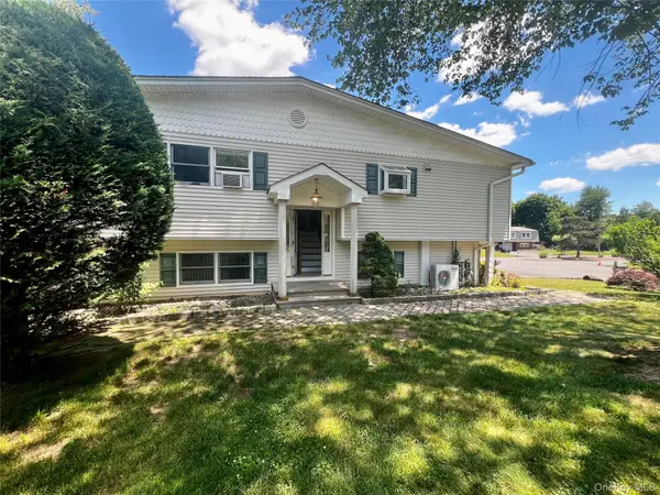 21 Vailshire CIR, Nanuet, NY 10954