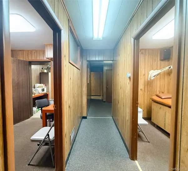 20917 Union TPKE, Oakland Gardens, NY 11364